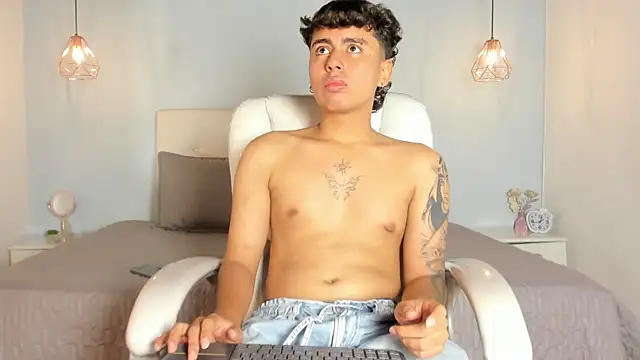 Malakay 18 online show from 04/12/26, 02:49