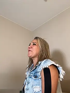 Camila Noer online show from 05/14/26, 02:13