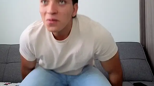 Snapshot of James_silva1 chatting on 04/20/26, 04:21 James silva1 online show from 04/20/26, 04:21