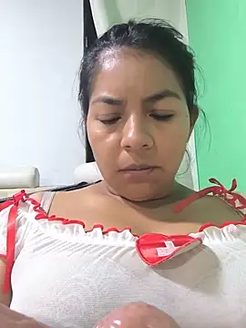 Snapshot of Tamaraxxx_hot chatting on 06/18/26, 04:57 Tamaraxxx hot online show from 06/18/26, 04:57