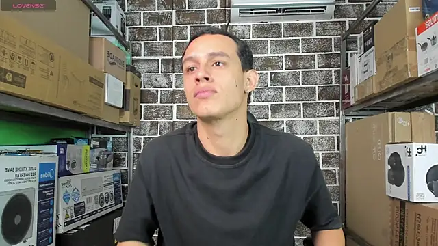 Snapshot of 69osiris chatting on 04/12/26, 08:25 69osiris online show from 04/12/26, 08:25