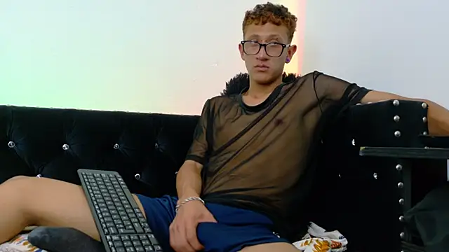 Snapshot of Damian_nix chatting on 04/15/26, 05:14 Damian nix online show from 04/15/26, 05:14