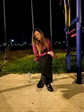 Snapshot of VALELUXX chatting on 07/02/26, 03:34 VALELUXX online show from 07/02/26, 03:34