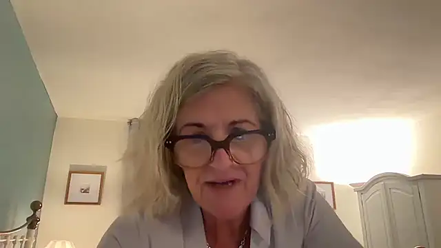 NaughtyMonicaUK online show from 04/24/26, 05:43