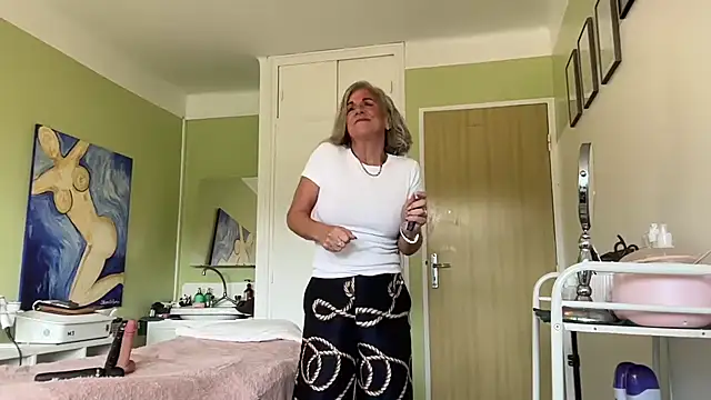 NaughtyMonicaUK online show from 05/15/26, 02:02