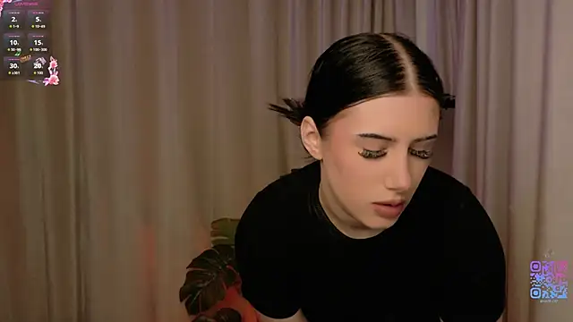 Snapshot of HazelHayesss chatting on 05/16/26, 03:11 HazelHayesss online show from 05/16/26, 03:11