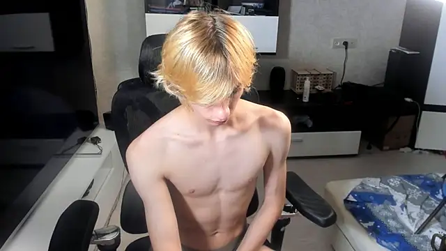 Snapshot of cute_grecha chatting on 06/29/26, 04:29 cute grecha online show from 06/29/26, 04:29
