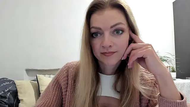Snapshot of Severina7 chatting on 04/19/26, 06:32 Severina7 online show from 04/19/26, 06:32