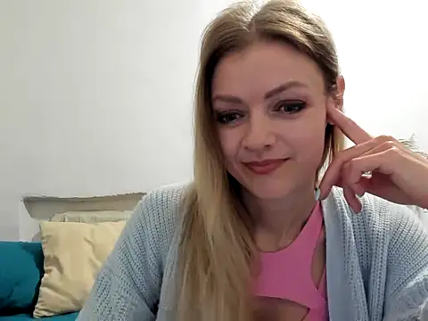 Snapshot of Severina7 chatting on 05/18/26, 08:03 Severina7 online show from 05/18/26, 08:03