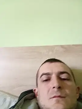 Snapshot of Mariofls chatting on 05/05/26, 12:57 Mariofls online show from 05/05/26, 12:57