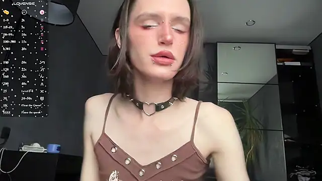 Snapshot of Niky_Long chatting on 06/24/26, 12:26 Niky Long online show from 06/24/26, 12:26