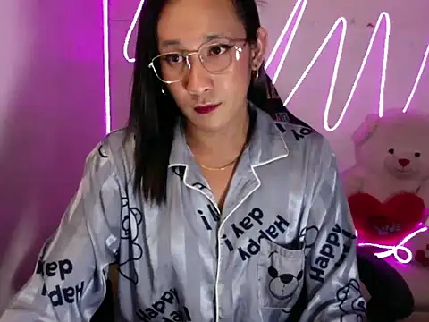 Snapshot of Holley_Molley chatting on 04/12/26, 05:07 Holley Molley online show from 04/12/26, 05:07