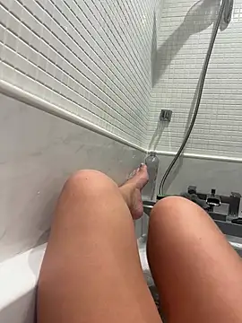 Snapshot of BadGirl69Me chatting on 04/16/26, 07:03 BadGirl69Me online show from 04/16/26, 07:03