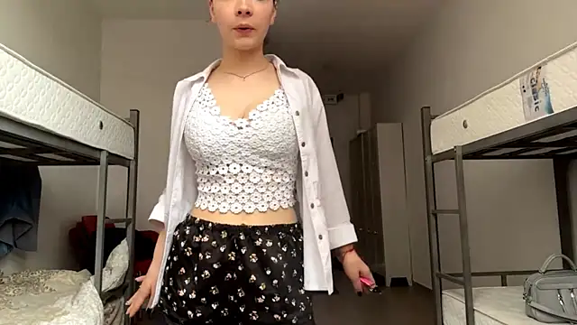 SharieLangan online show from 04/26/26, 07:39