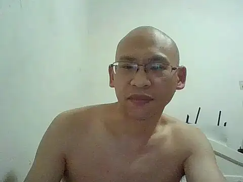 Snapshot of benly118 chatting on 04/21/26, 02:56 benly118 online show from 04/21/26, 02:56