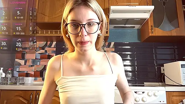 Snapshot of eileencrowday chatting on 05/04/26, 03:13 eileencrowday online show from 05/04/26, 03:13
