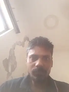 Snapshot of sk022 chatting on 05/20/26, 01:23 sk022 online show from 05/20/26, 01:23