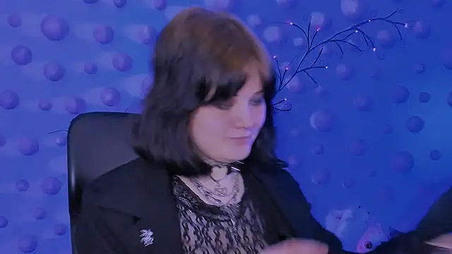 nikki kiss  online show from 04/30/26, 09:04