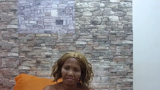Snapshot of BossyBustyQueen chatting on 05/10/26, 06:57 BossyBustyQueen online show from 05/10/26, 06:57
