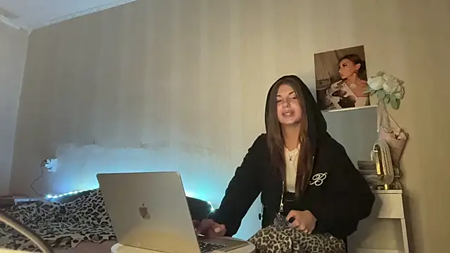 Alice Princesz online show from 04/28/26, 05:40