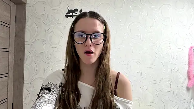 NIkaSarling13 online show from 04/17/26, 03:04