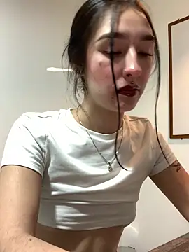 NickieCute- online show from 05/08/26, 07:30