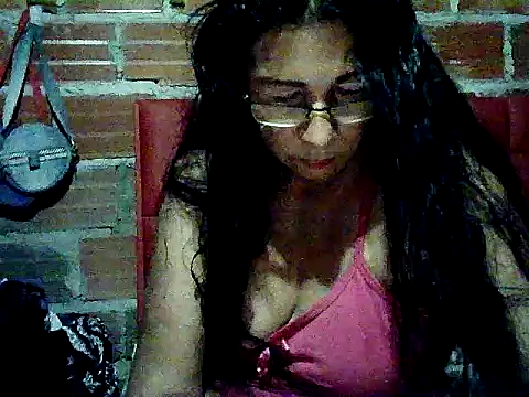 Snapshot of lola_teem chatting on 04/14/26, 05:35 lola teem online show from 04/14/26, 05:35