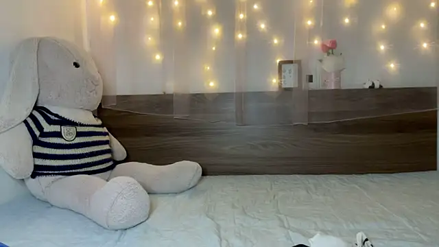 Snapshot of shy_pink_doll chatting on 05/23/26, 04:00 shy pink doll online show from 05/23/26, 04:00