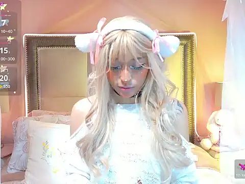 VaLuu   online show from 06/01/26, 12:51