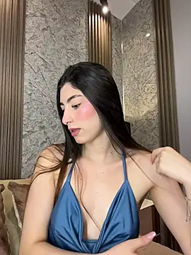 Snapshot of evelyn_hills chatting on 06/26/26, 03:16 evelyn hills online show from 06/26/26, 03:16