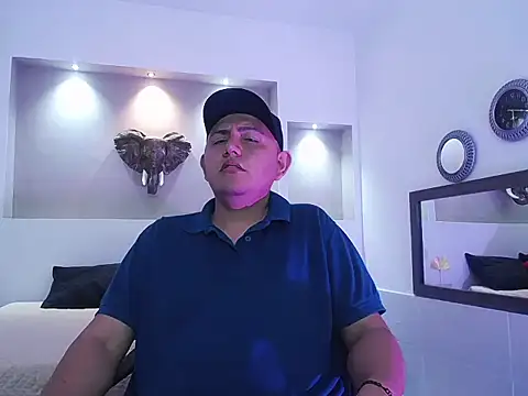 Snapshot of taylor_park chatting on 04/13/26, 07:52 taylor park online show from 04/13/26, 07:52