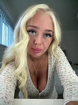 Vanillaheavennn online show from 04/15/26, 06:59