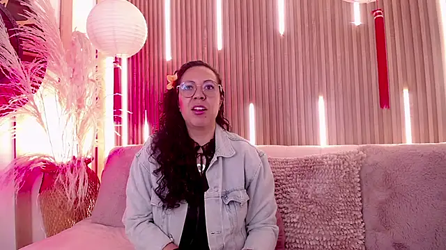 Velvet Curly online show from 05/24/26, 12:10