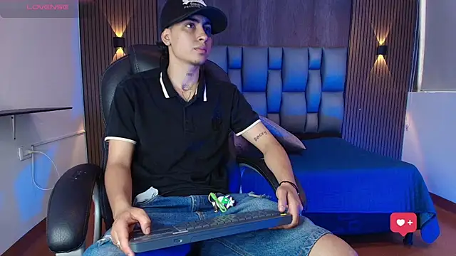 Snapshot of mohamed_malik chatting on 05/14/26, 02:57 mohamed malik online show from 05/14/26, 02:57