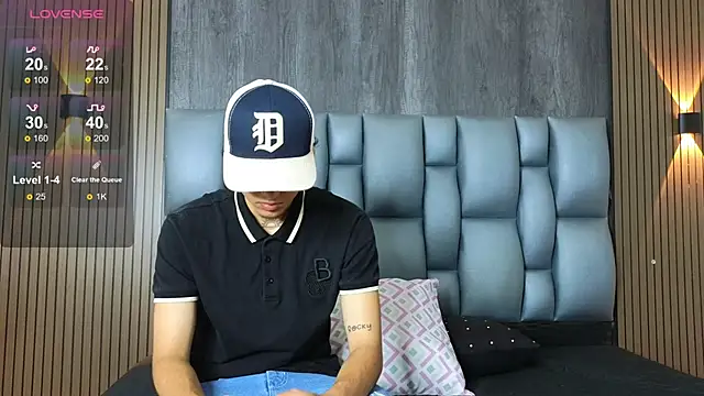 Snapshot of mohamed_malik chatting on 06/03/26, 02:33 mohamed malik online show from 06/03/26, 02:33
