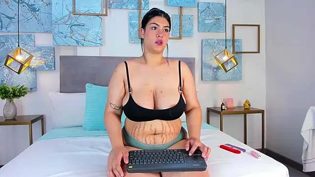 alexia summer online show from 04/24/26, 01:02