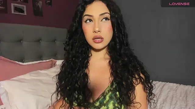 Charlotte james1 online show from 05/28/26, 01:47