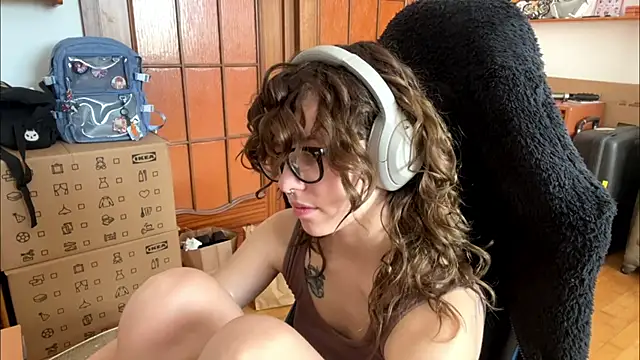 PillowPeachX online show from 05/03/26, 08:53