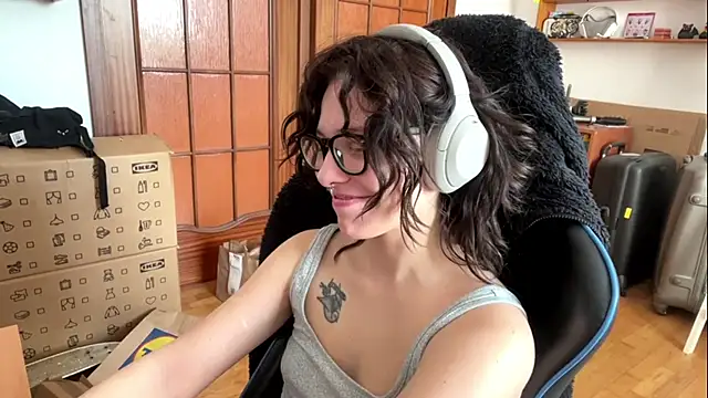 PillowPeachX online show from 05/24/26, 08:19