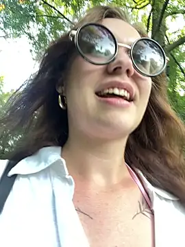 Snapshot of SweetLikaaa chatting on 06/22/26, 06:49 SweetLikaaa online show from 06/22/26, 06:49