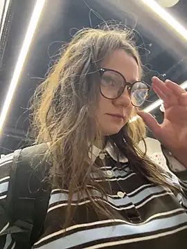 lilimip online show from 04/20/26, 09:23