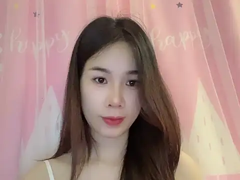 Snapshot of Luna3579 chatting on 06/17/26, 07:37 Luna3579 online show from 06/17/26, 07:37