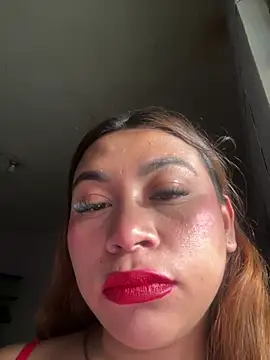 Snapshot of annie_funn chatting on 04/15/26, 12:17 annie funn online show from 04/15/26, 12:17