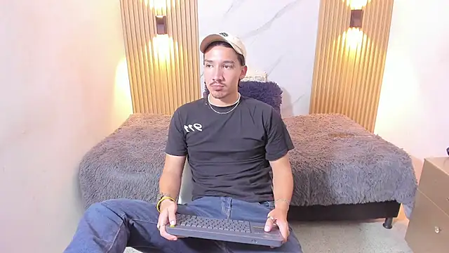 Iam OttoAndrew online show from 05/01/26, 03:11