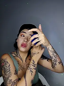 Snapshot of AteneaRockstar04 chatting on 04/14/26, 07:42 AteneaRockstar04 online show from 04/14/26, 07:42