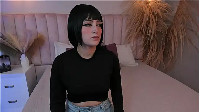 Darcy baker online show from 04/18/26, 03:10