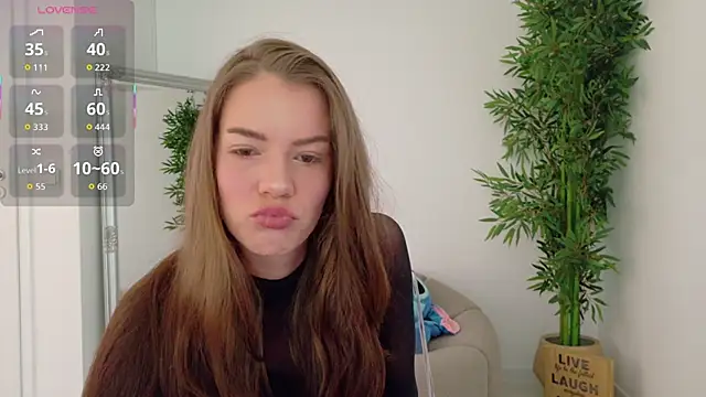 Tiny Blush online show from 05/01/26, 06:29
