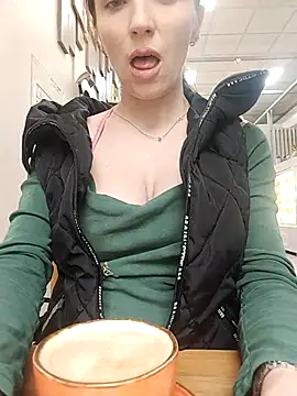 Naughty Queen0 online show from 04/19/26, 11:07