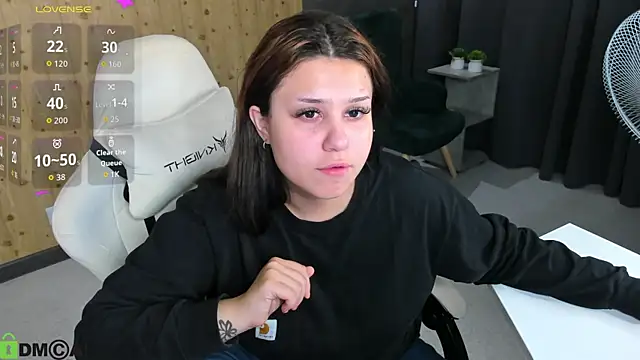 nicolewoss online show from 06/29/26, 04:52