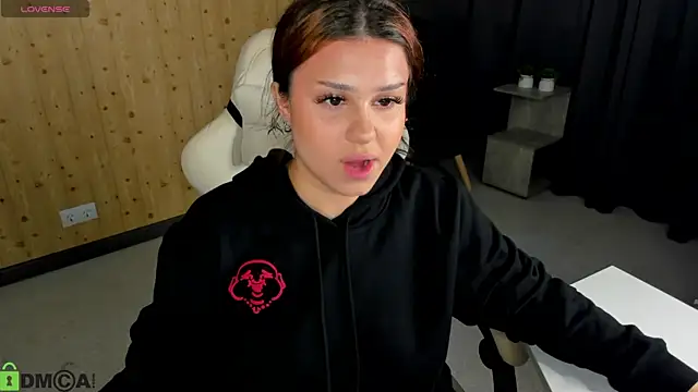 nicolewoss online show from 07/13/26, 11:02